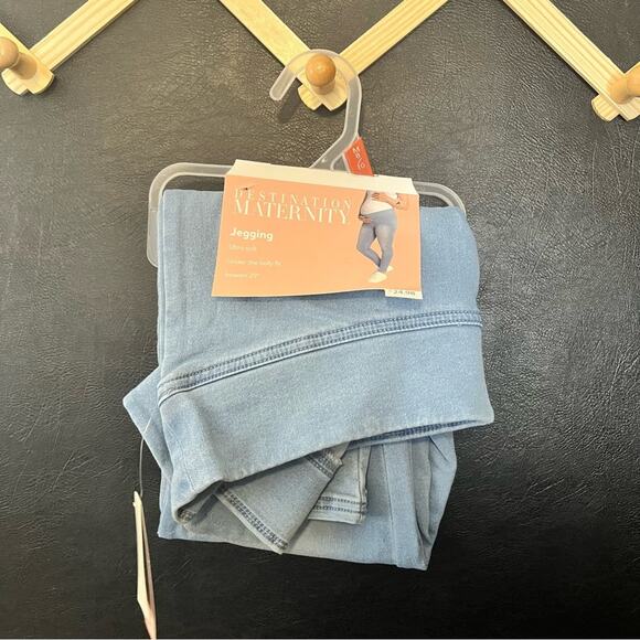 Destination Maternity Jeggings Size Medium - Picture 1 of 5